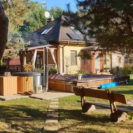 Rusinówka - Dom Z Dala Od Miejskiego Zgiełku Dom Z Jacuzzi Casa de Férias